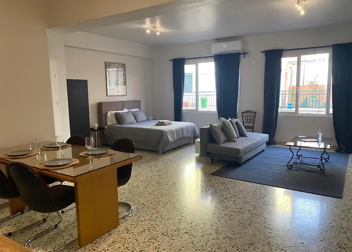 Pittaki - Large Studio In Historic Center